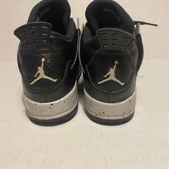 Air Jordan’s Retro 4 Oreo. Size 7 youth. - Picture 4 of 5